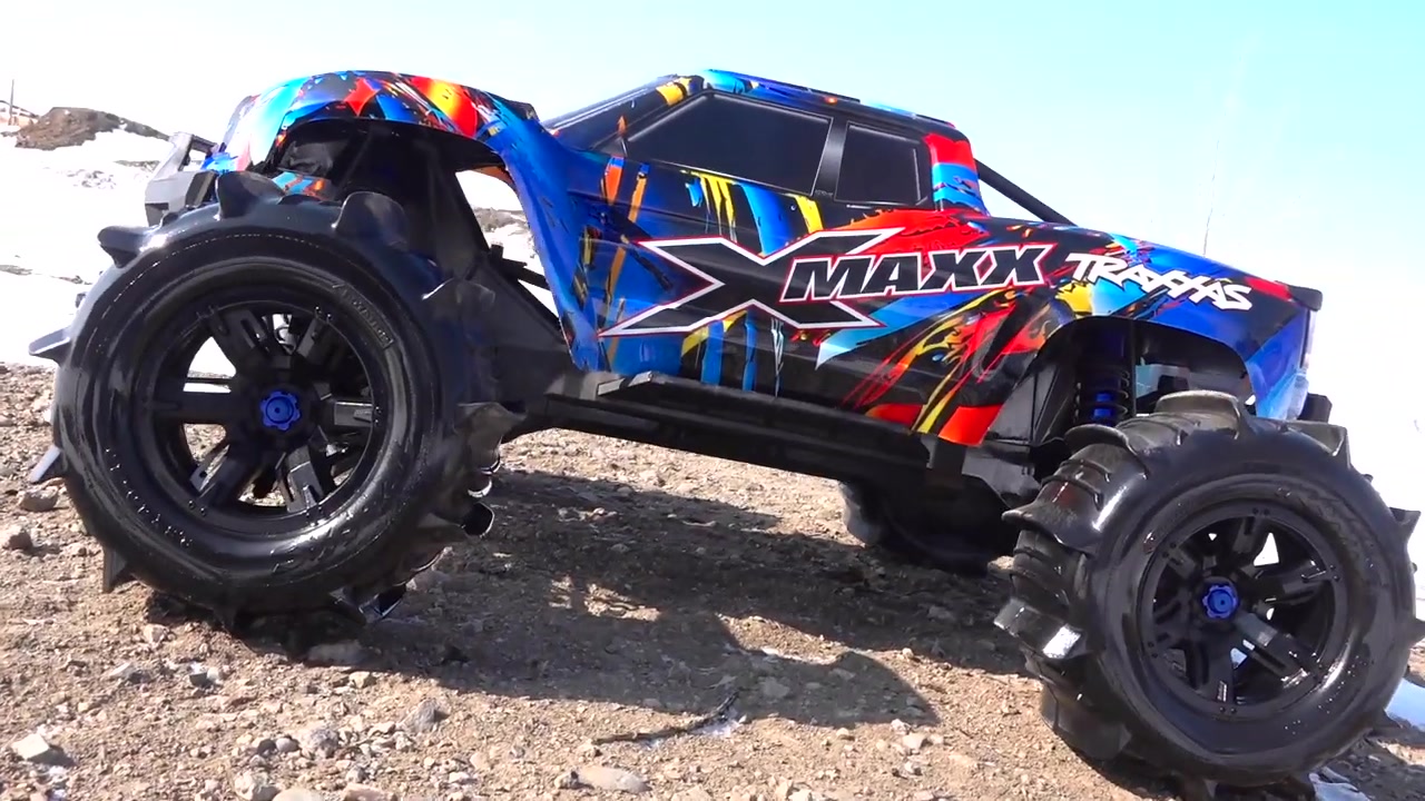 【搬运】TRAXXAS XMAX 8S雪地狂奔哔哩哔哩bilibili