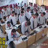 济南高新实验中学一老师在课堂上体罚学生