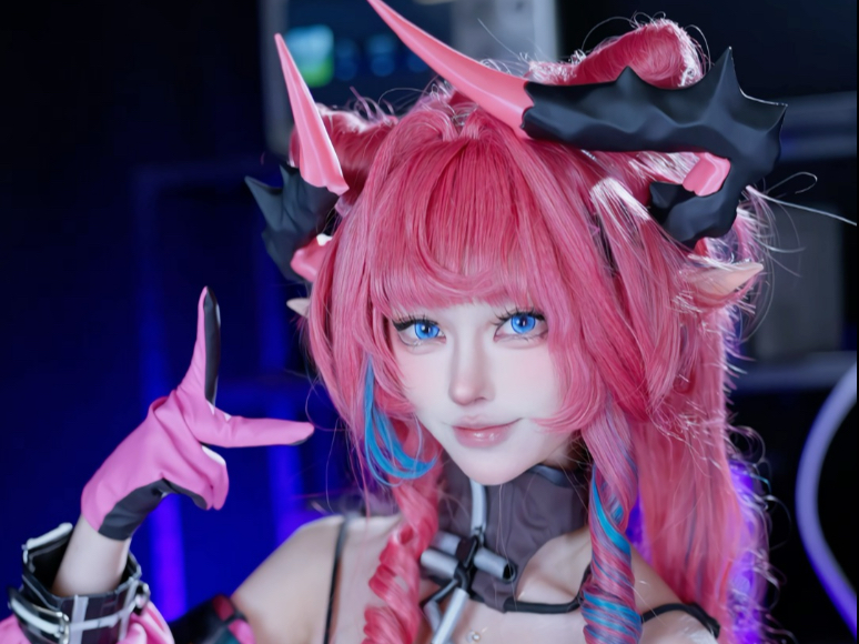 伊冯的大尾巴抽人可是很痛的哟