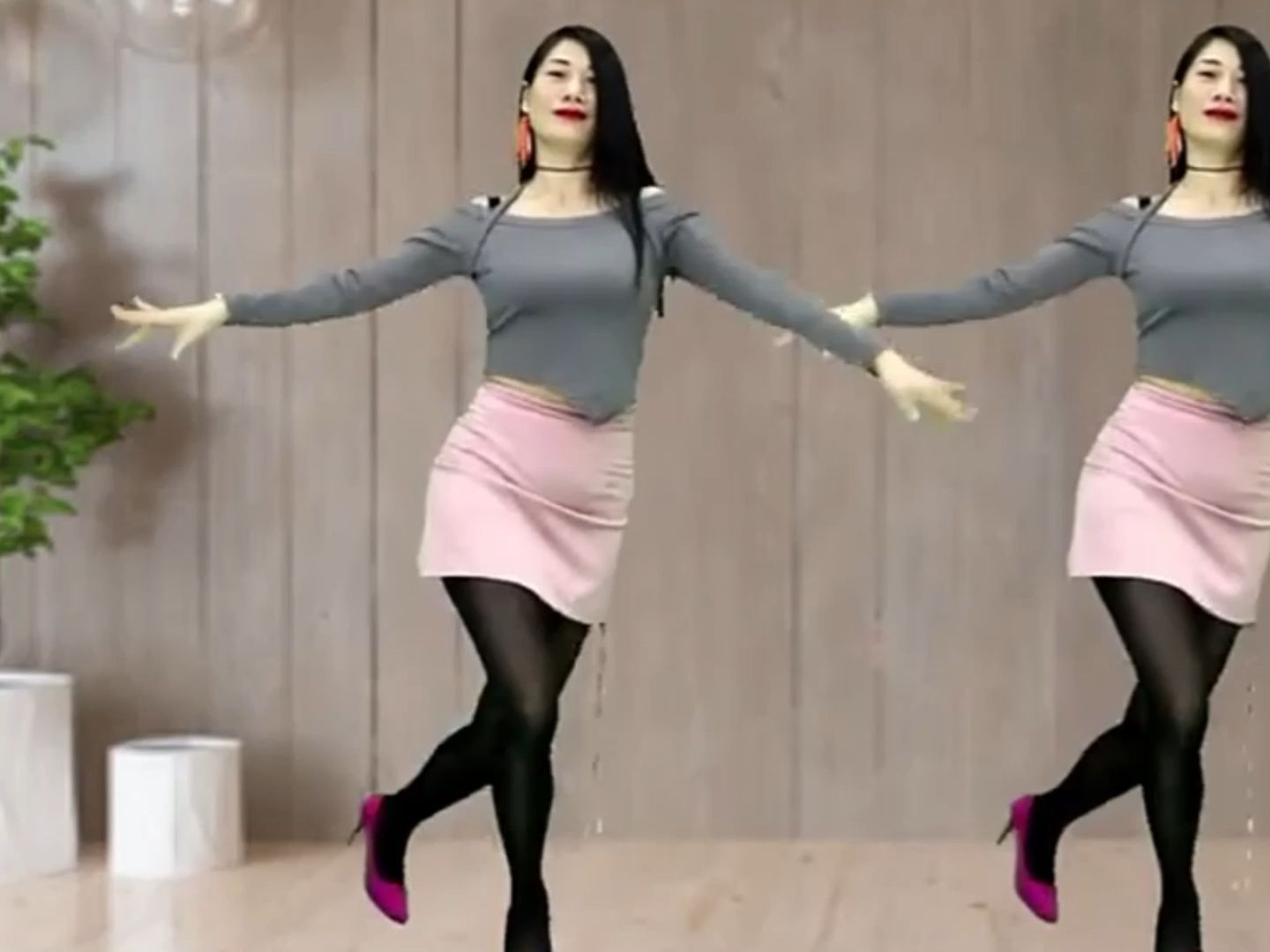 茹茹广场舞，《情深深雨濛濛》