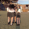 20岁的日本女学生穿校服也太漂亮了吧 !  日本神奈川海滩散步，偶遇一群学生妹子。part