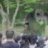 财阀小公主福宝在韩国太受欢迎了，今天她给大家表演兔子跳上树。