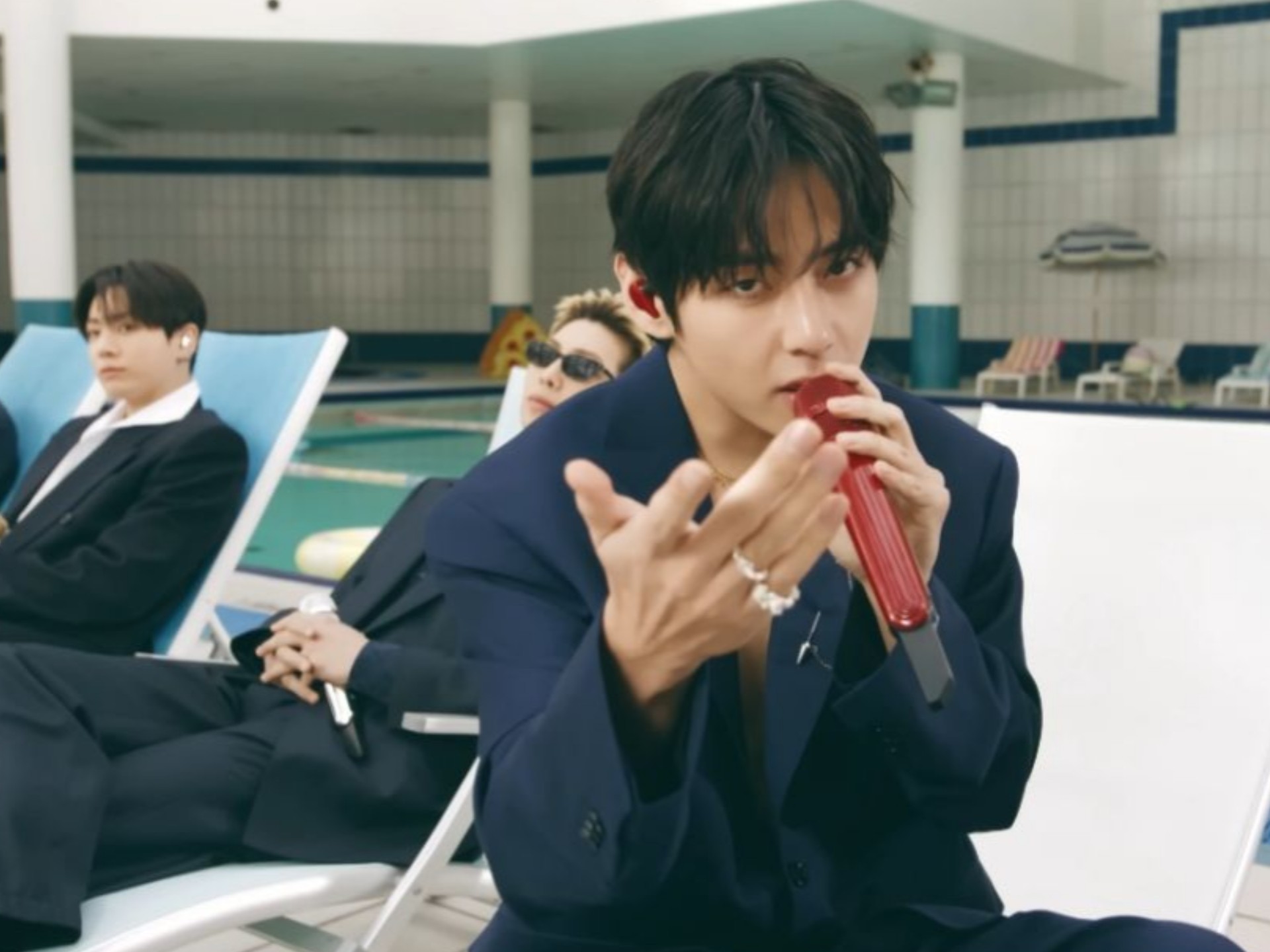 防弹少年团最新回归曲SWIM泳池边Live版