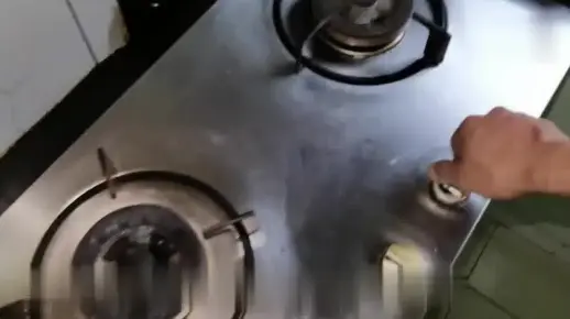 燃气灶打着火了怎么办