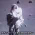 珍贵视频：美国宇航员登上月球后兴奋到摔倒！