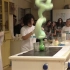 【实验】来看看国外的学生如何上化学课-有趣的化学实验，估计只有学霸能看懂