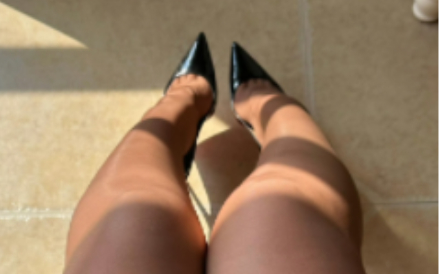 It's time to press the back of your feet.