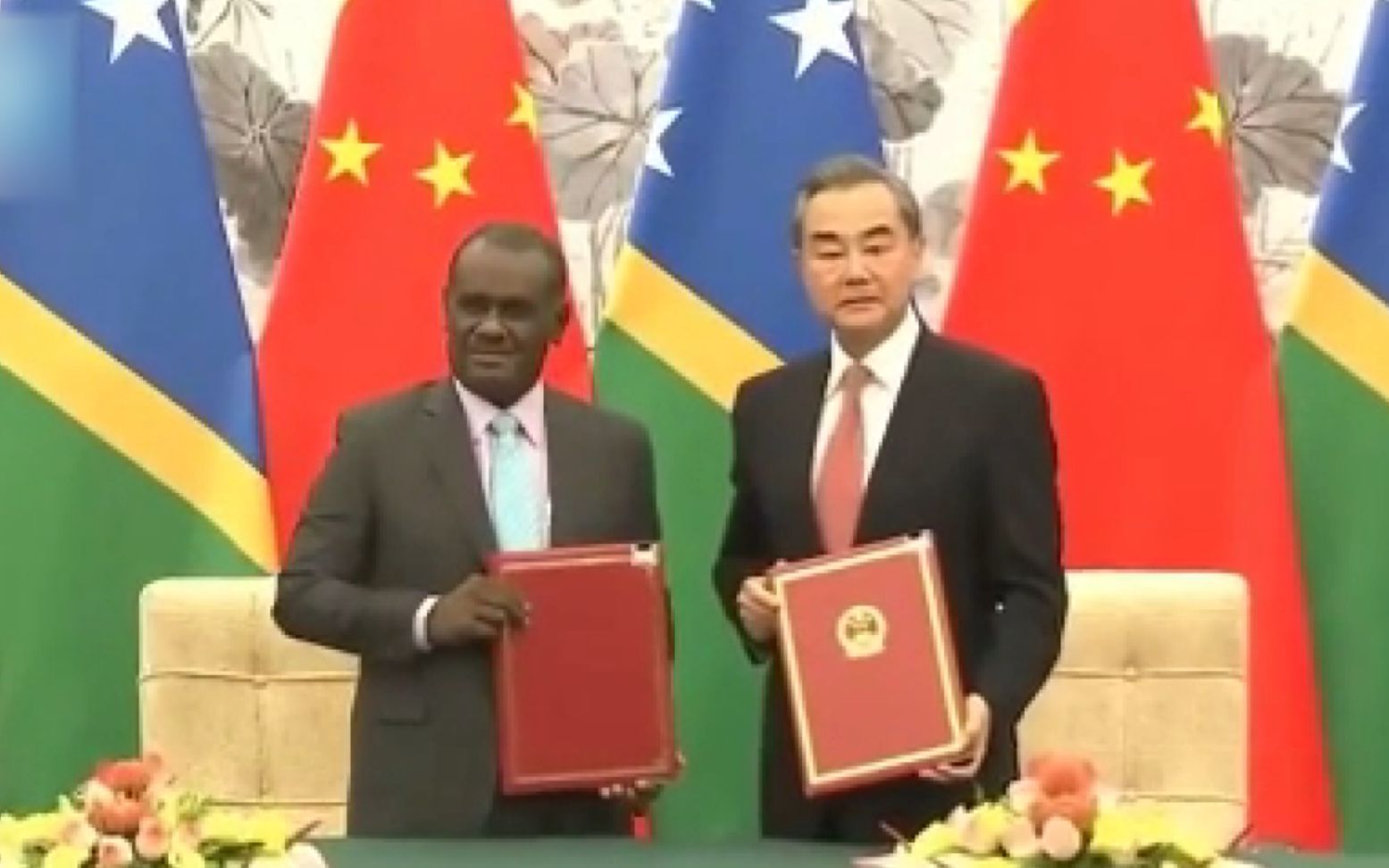中国和所罗门群岛建立外交关系