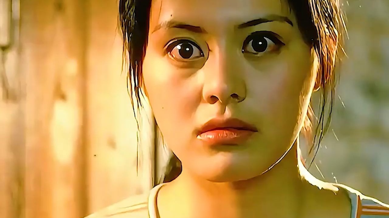 漂亮老师到学生家做家访，不小心看见墙上的照片《嫁给大山的女人》