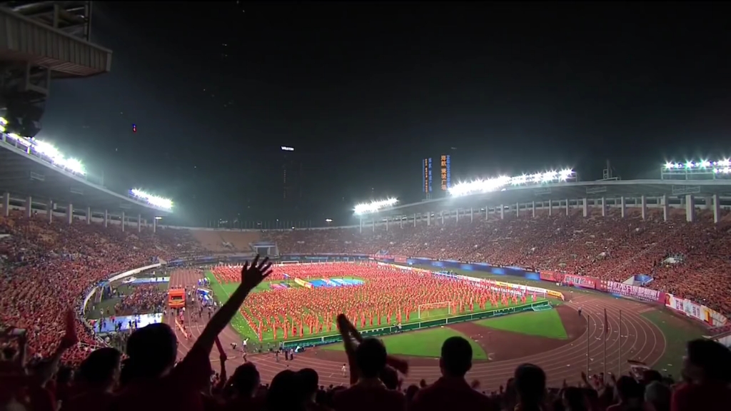 2015年恒大夺冠登顶亚洲，天河体育场万人齐唱海阔天空！