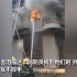 广东民宅起火一家5口遇难 消防人员被私家车挡道延误7分钟