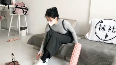 Yoga girl's shooting routine It's a nice day today