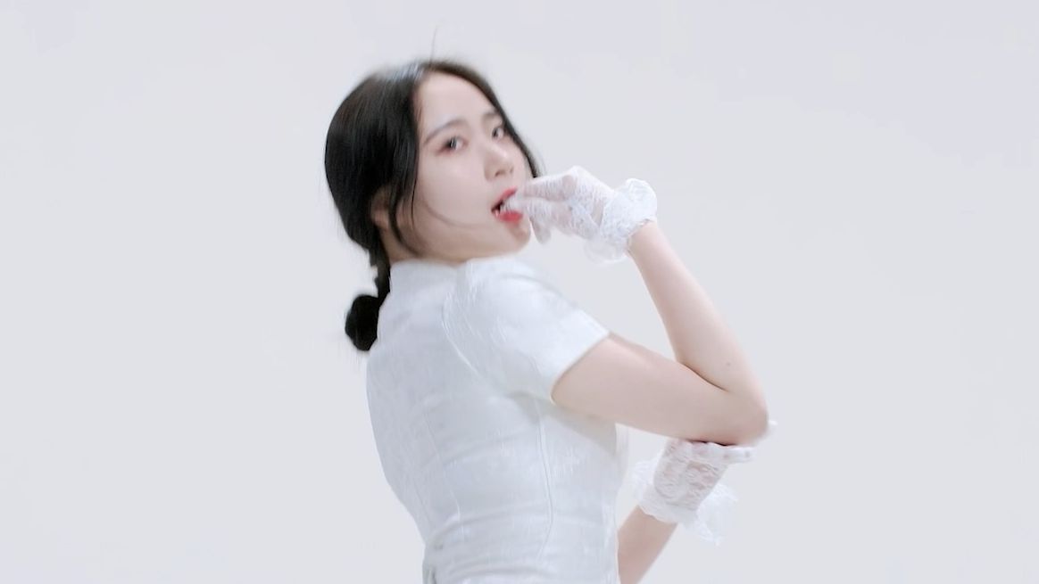 郑 仁 bing bing 白旗袍