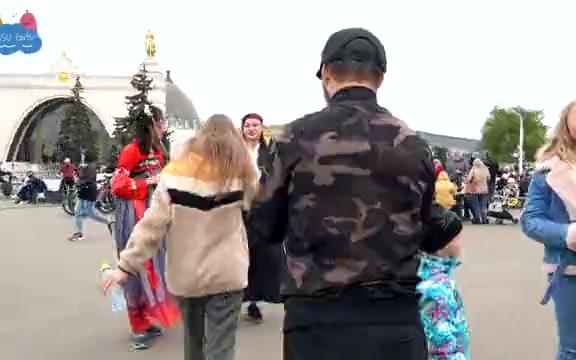 穿汉服走在莫斯科街头是什么体验，战斗民族吓到尖叫？