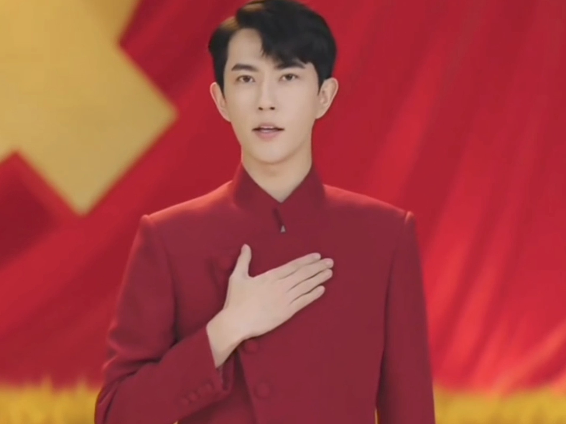 于朦胧|唱红歌的体制内男友既视感