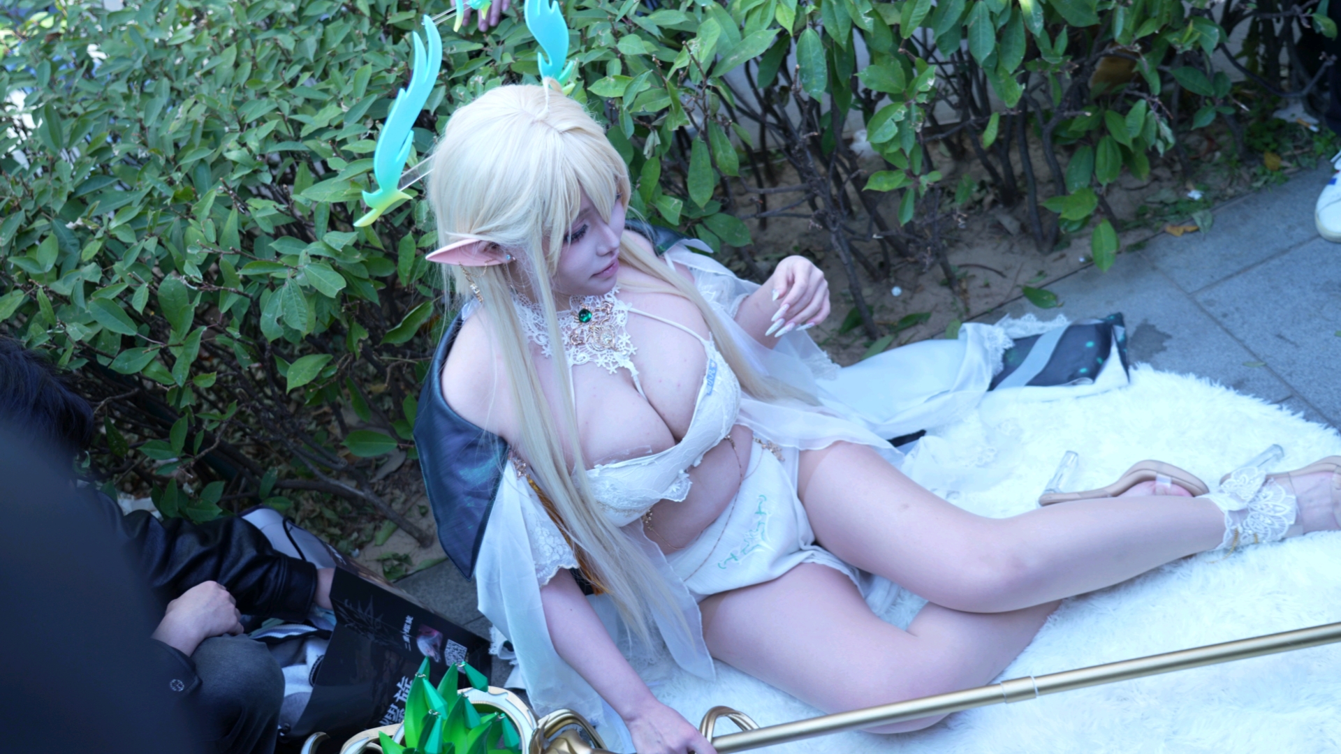 [Azur Lane Golden Lion Cosplay] – The 18-year-old "Big Thunder" elf sister looks just like the character