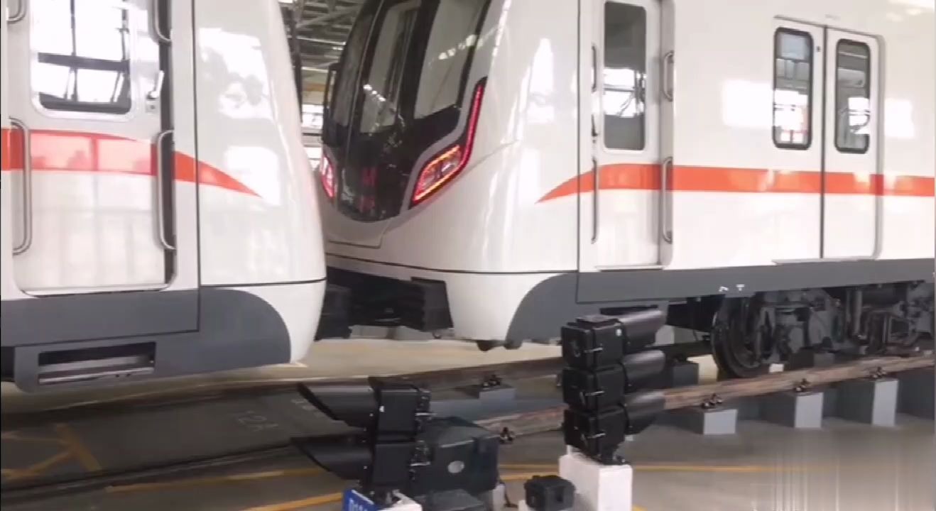 武汉轨道交通7号线连挂救援演练