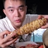 试吃印尼巨型皮皮虾，第一次吃和手一样大的皮皮虾，小伙直呼过瘾