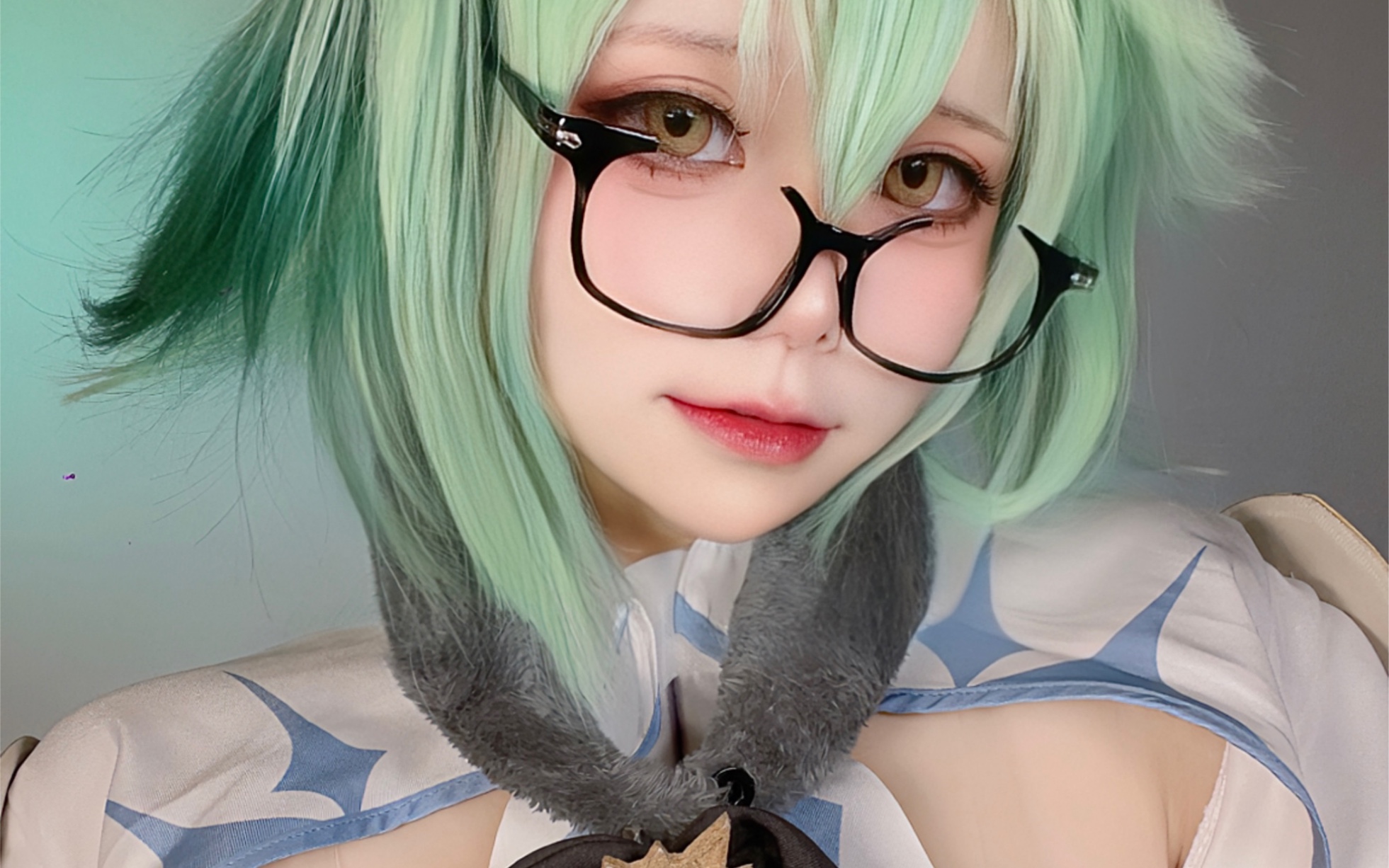 [Sandy Cos] Please don't keep looking at me...