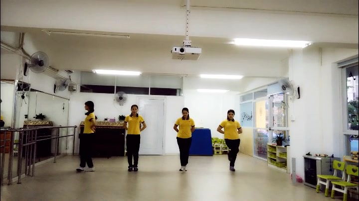 tessace组合千灯愿翻跳中国风舞蹈改版的四人练习室