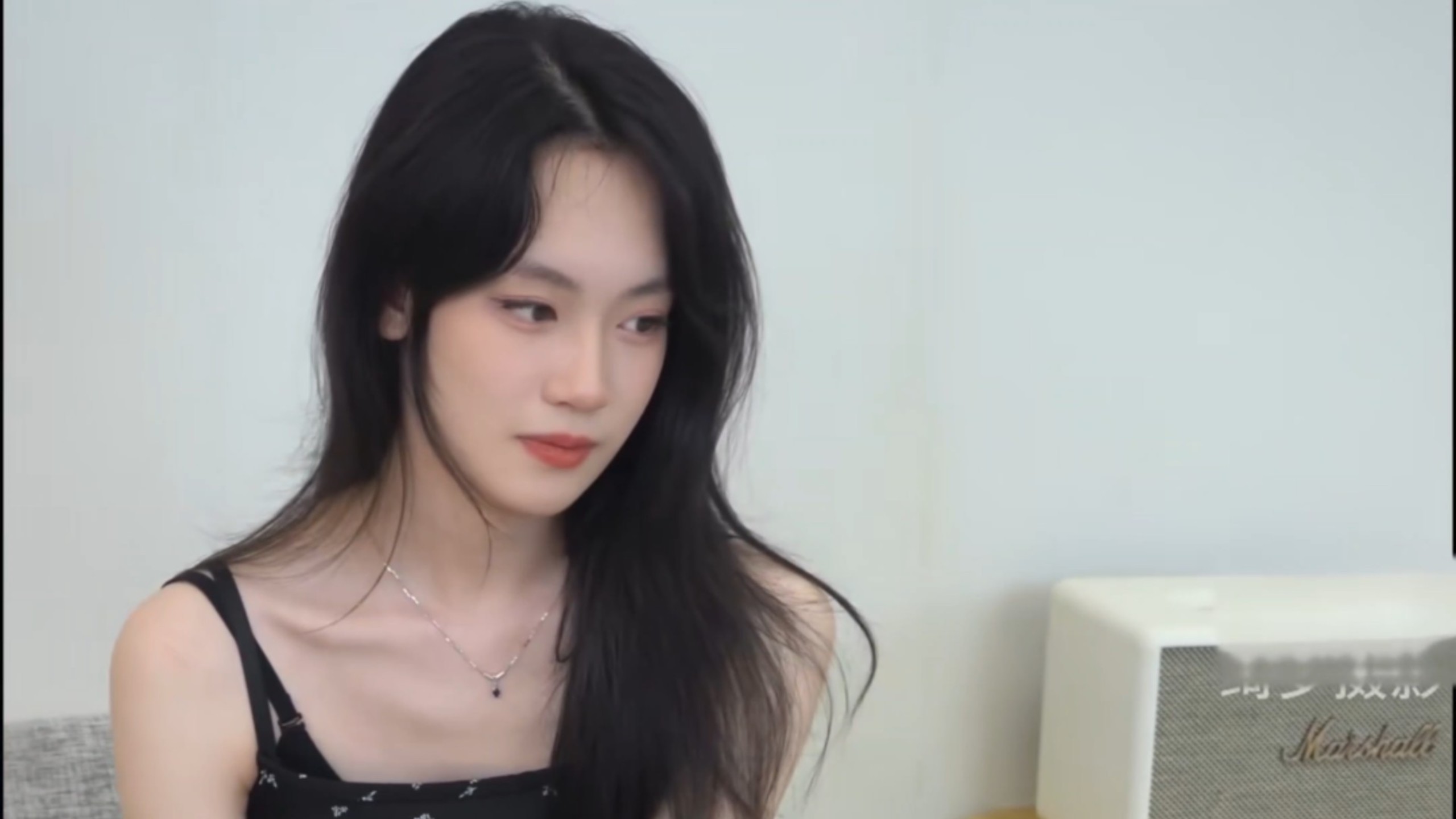 新一期，顶级颜值校花小艺，兼职模特御姐,4K摄影！