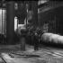 1908年英国伦敦一家兵工厂的大炮生产制造流程