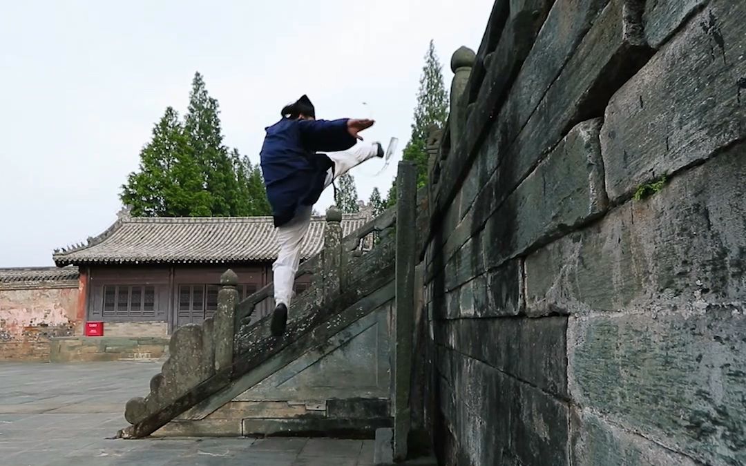 武当轻功陈师行道长揭秘四脚摘瓶的真实高度
