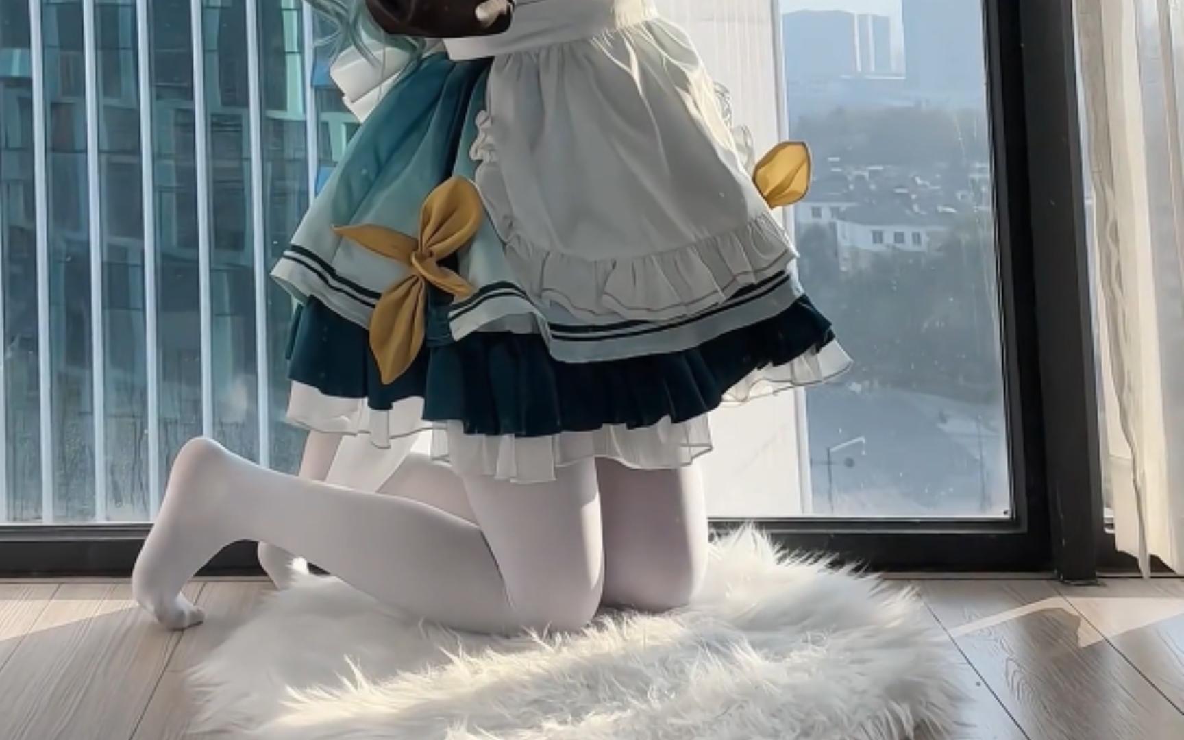 Such a cute little girlfriend, how can you afford to bully ac..! Star Dome Railroad Firefly Cos