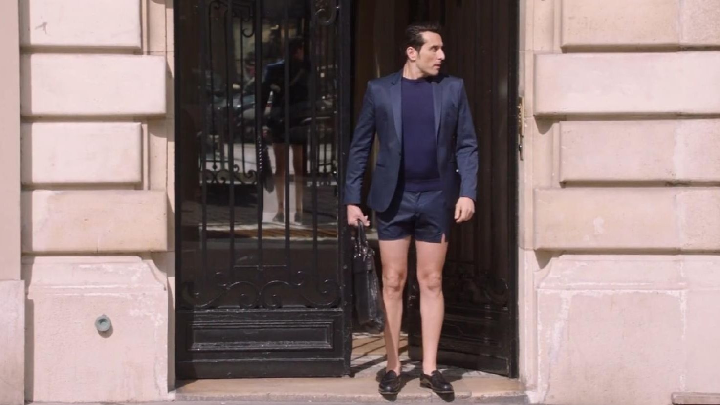 《男人要自爱》男人穿越女权世界 中法双字 4K超清完整版 法国喜剧