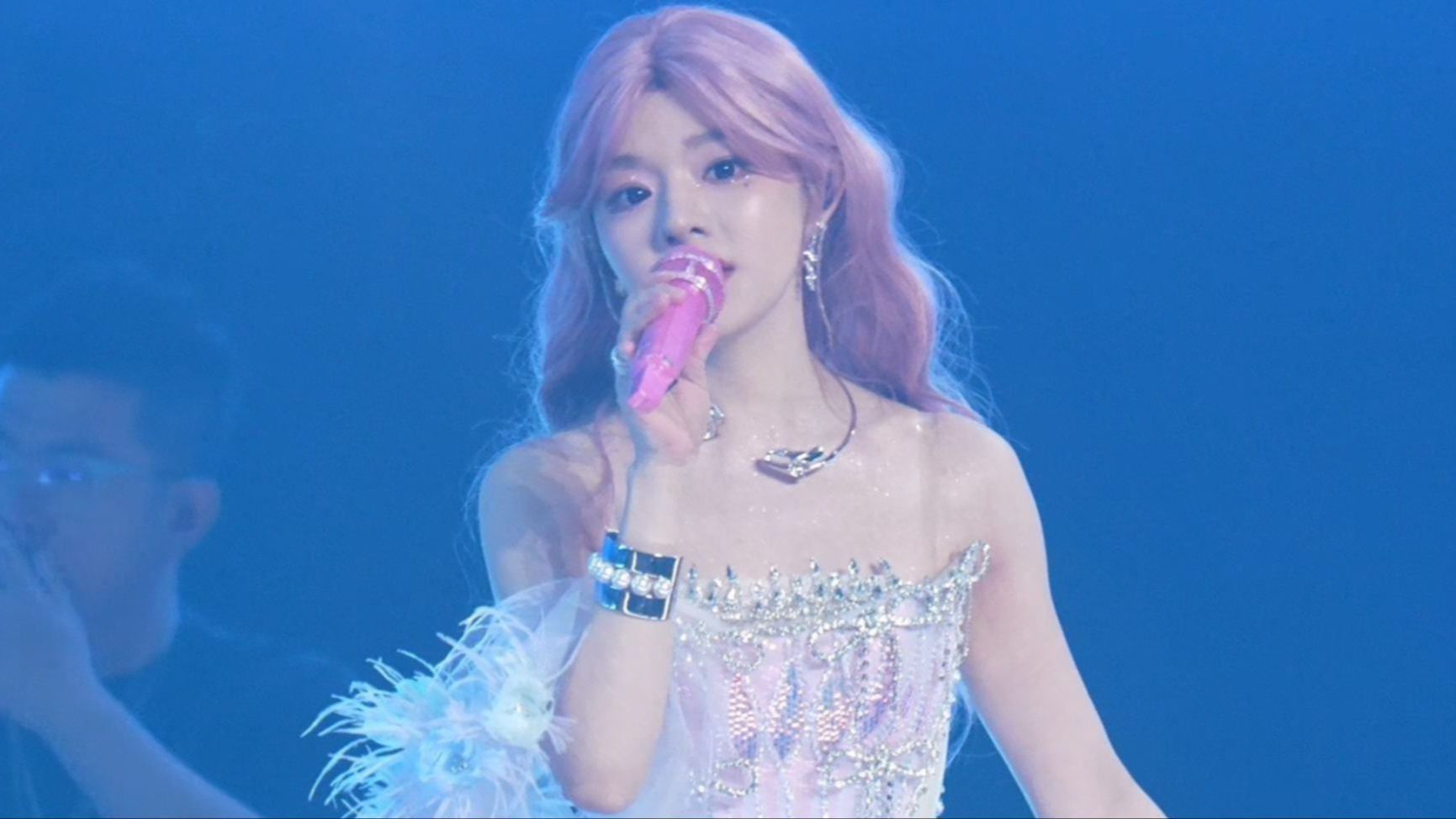 黄霄雲《梦返》疑是仙女下凡来,回眸一笑胜星华