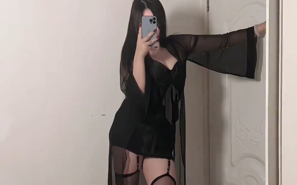 Girls look good with a little meat on their bones.