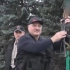 白俄罗斯首都大规模抗议活动，卢卡申科手持突击步枪前往总统府