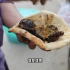 新疆最硬核的美食烤塞皮，你吃过吗？太上头了