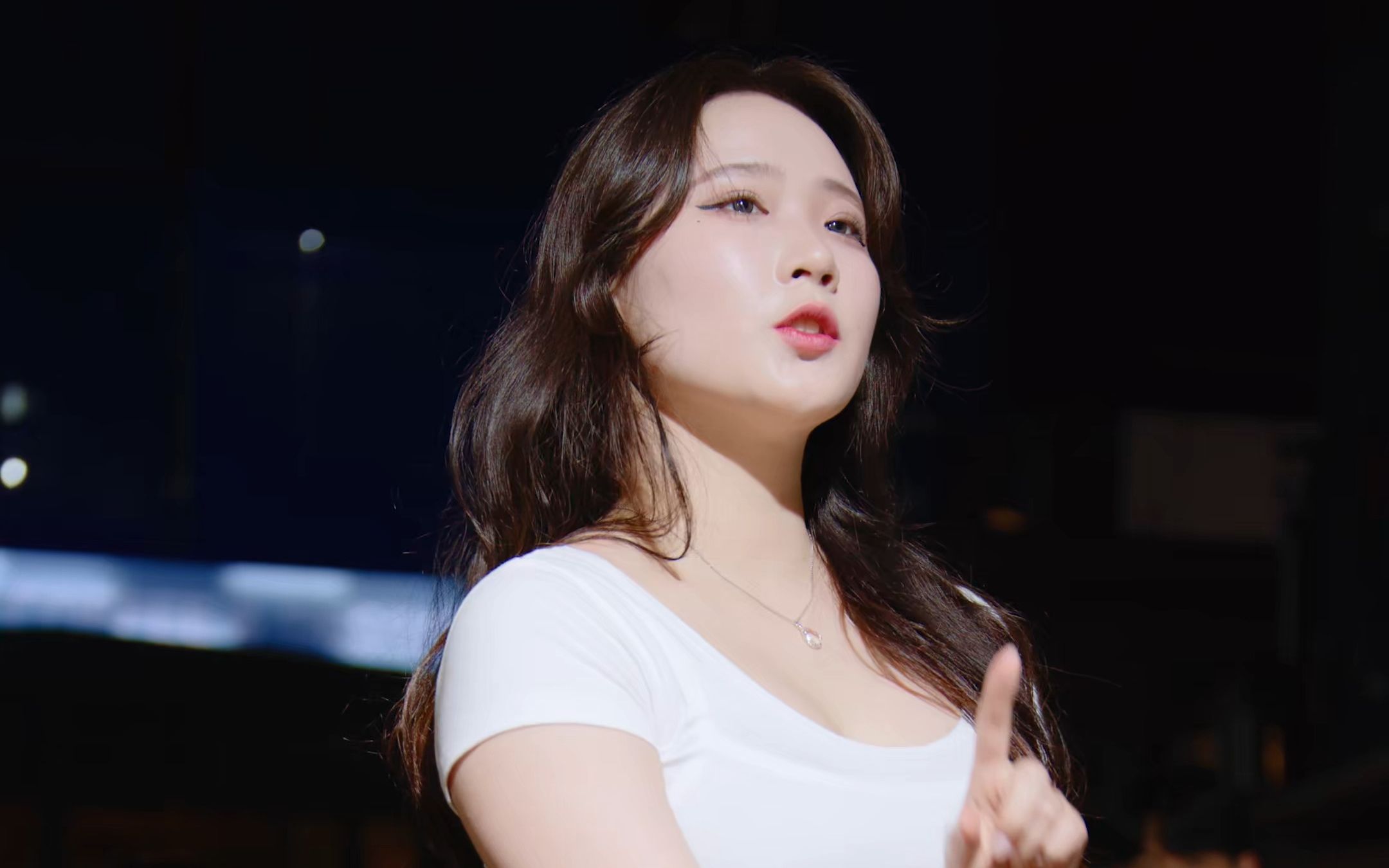 Jung In, Queendom, Outdoor