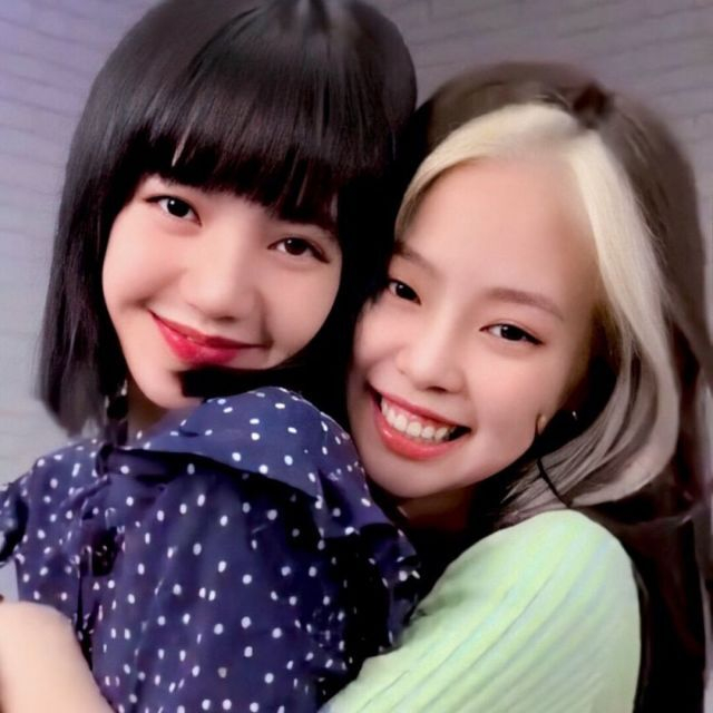 【jenlisa】扔礼物的同时还撒糖,真有妮的