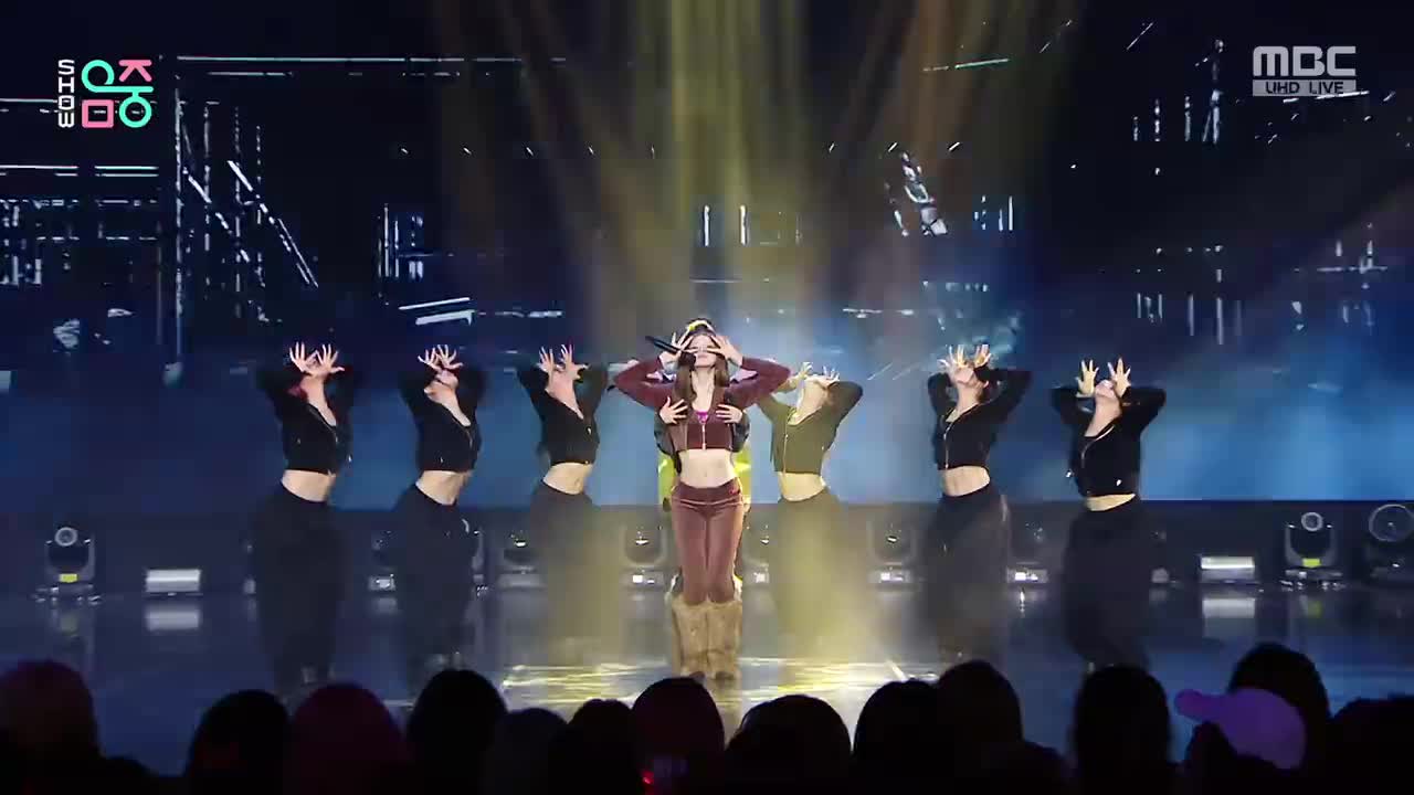 260425 音中 Who is she