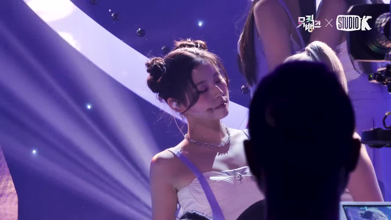 251017 Blue Valentine 音乐银行 横版