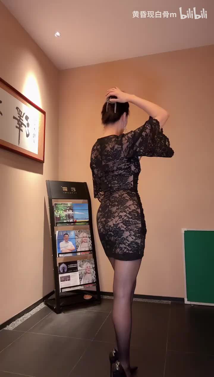 夫人终于直播了_17_30_39