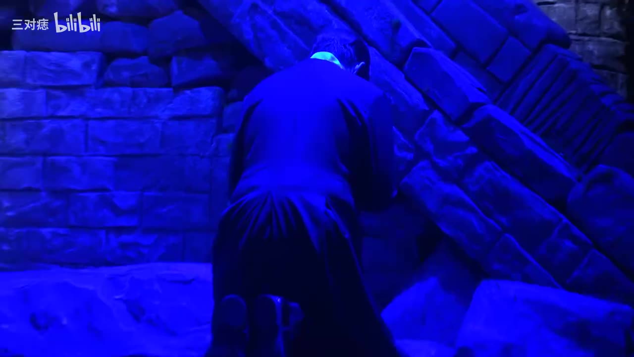 蓝光小人沉浸式祷告