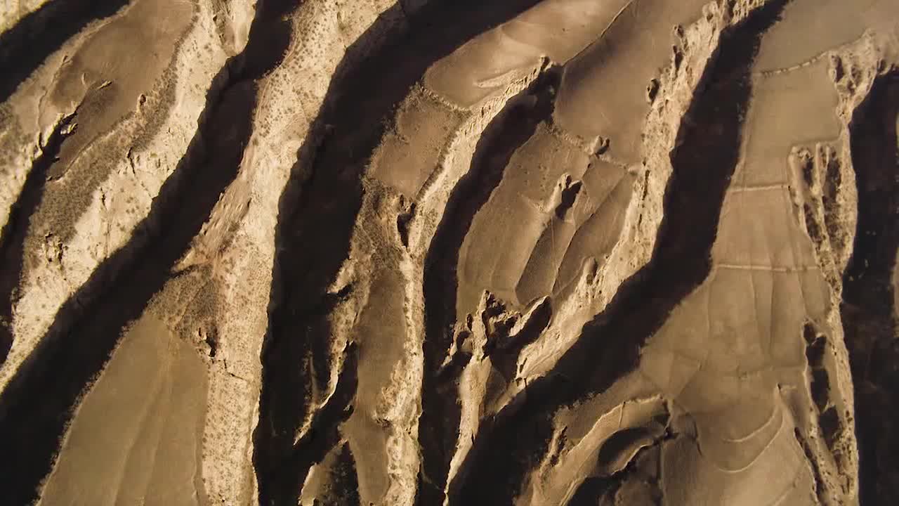 Amazing China 美丽中国 06.吹来的大地