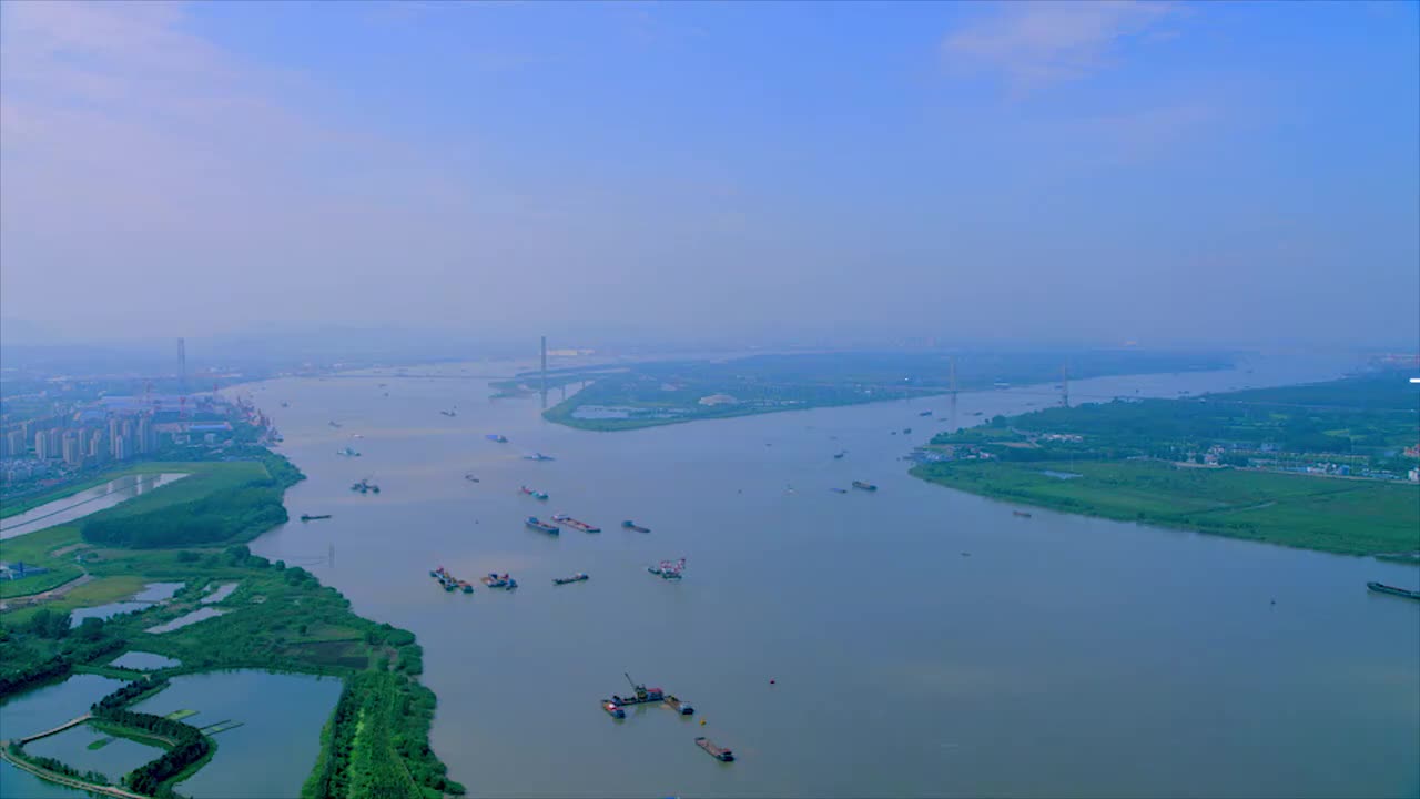 Amazing China 美丽中国 22.江中之山