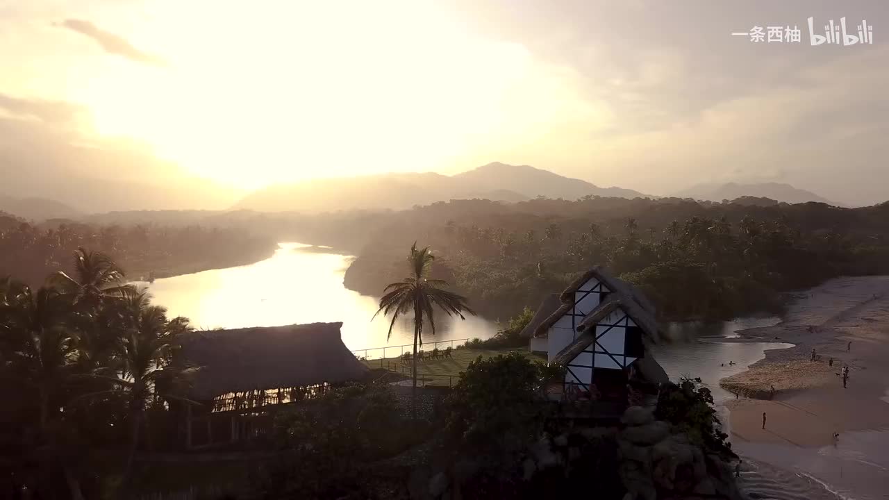 航拍森林度假小镇