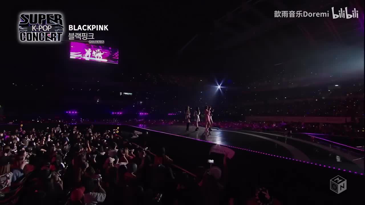 【4K中字】BLACKPINK - 玩火 Playing With Fire 170924 GLOBAL K-POP SUPER CONCERT 大田特辑现场