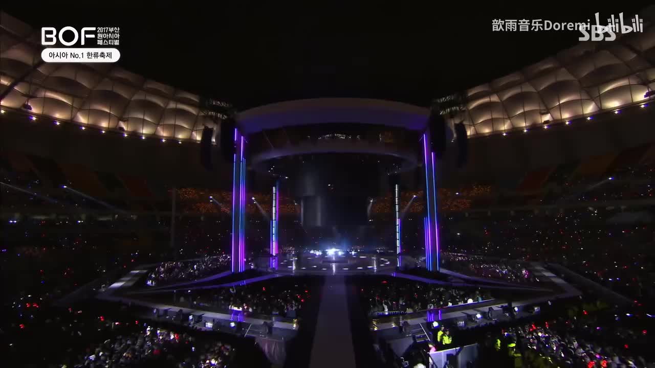 【4K中字】BLACKPINK - 玩火+像最后一样 完美Ace金珍妮 野性十足 魅力四射 171022 釜山亚洲艺术节