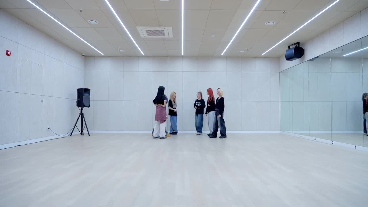 UNCHILD - UNCHILD Dance Practice (Choreography by UNCHILD)