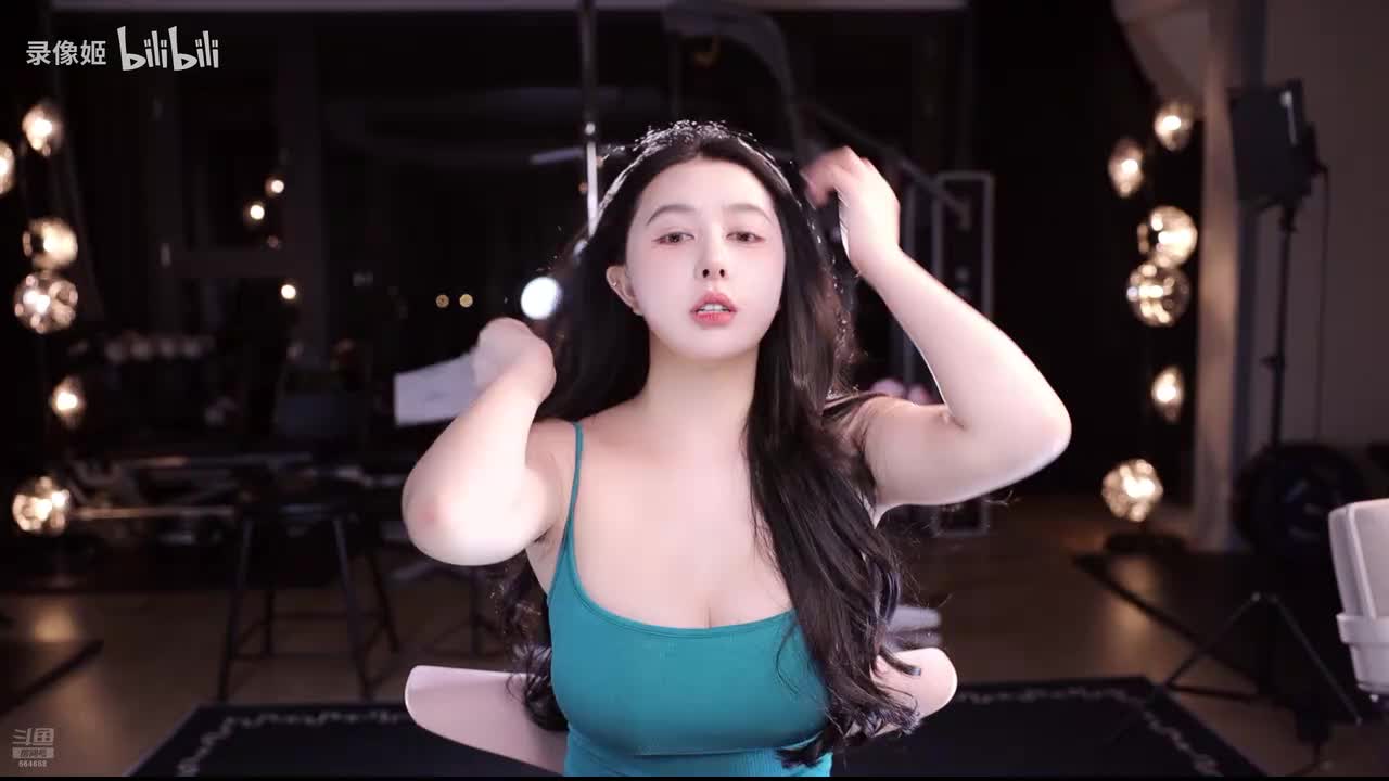 2025-10-08 00时43分37秒