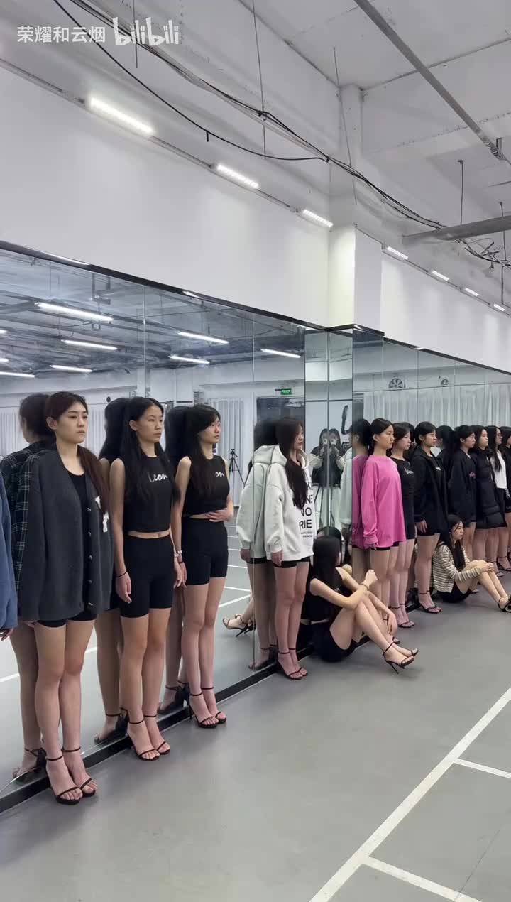 高跟鞋台步 训练