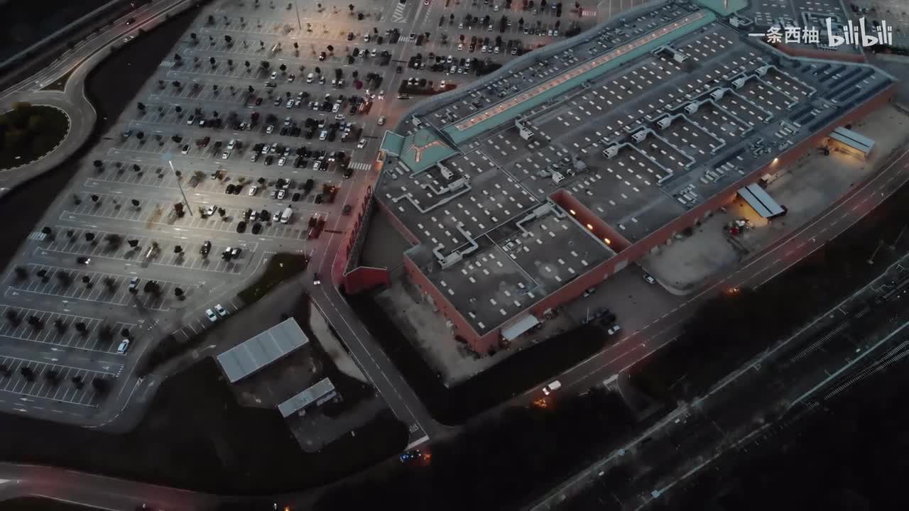 航拍大型停车场