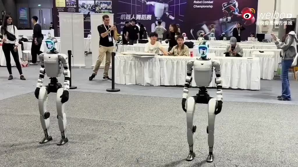 宇树机器人甚至跳出了一点油腻感