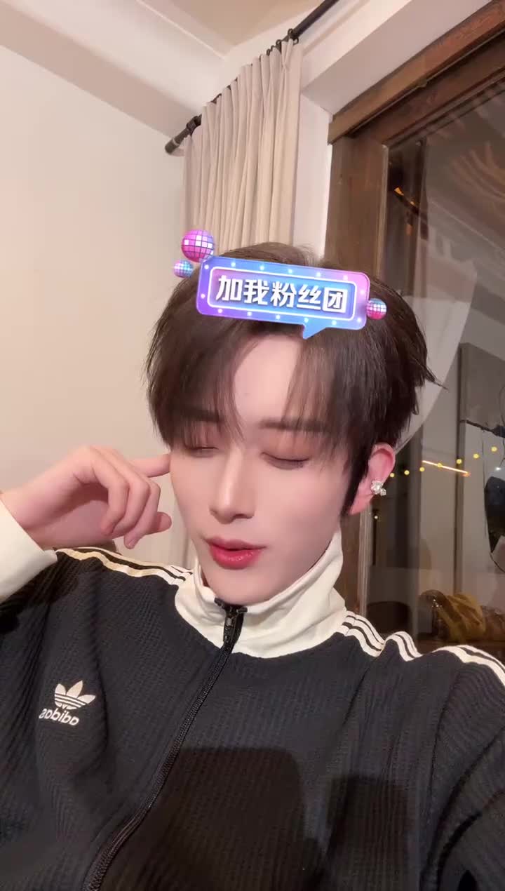 18-栩白_2025-12-18_22-36-14_000